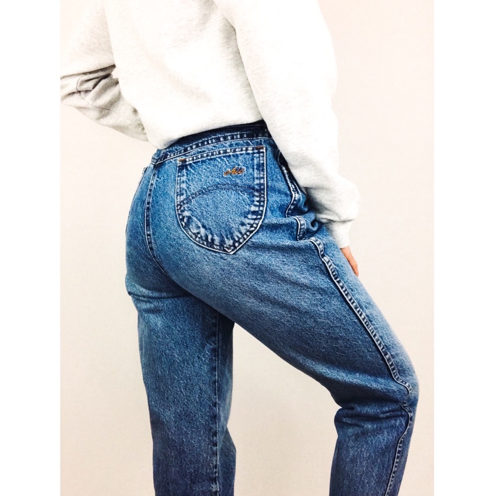 Vintage Chic High-Waisted Denim | Size 29